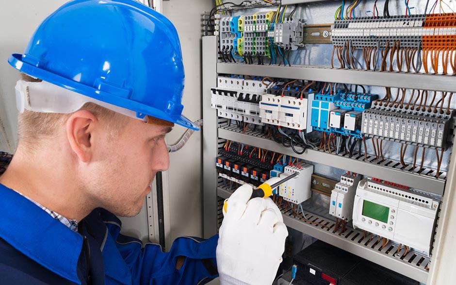 électricien de maintenance Montigny-le-Bretonneux