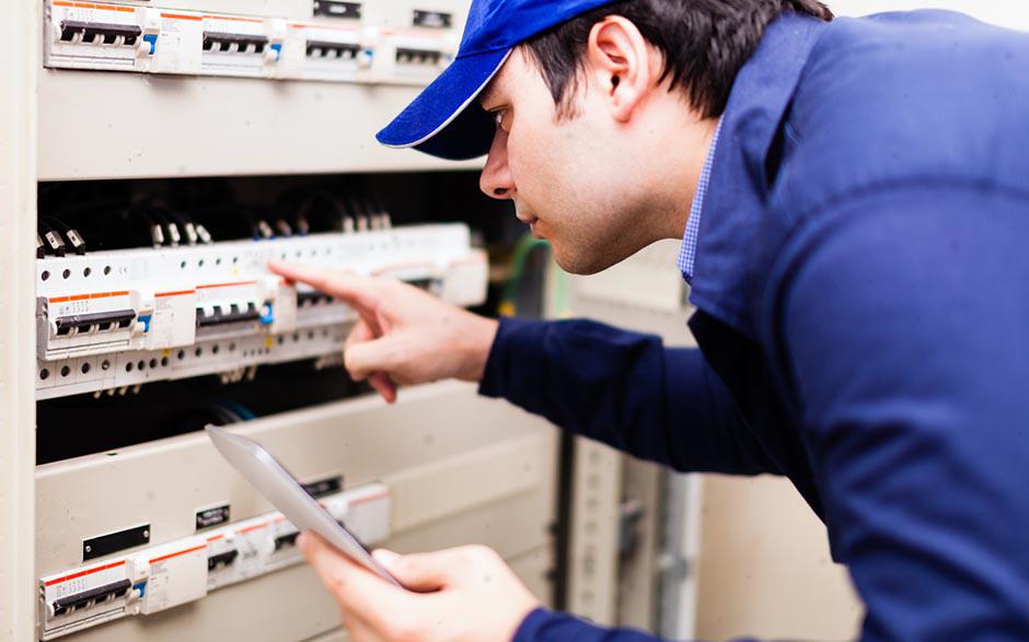 électricien de maintenance Montigny-le-Bretonneux